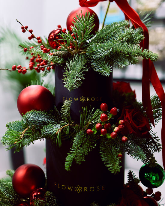 Luxury Black Christmas Tree Arrangement